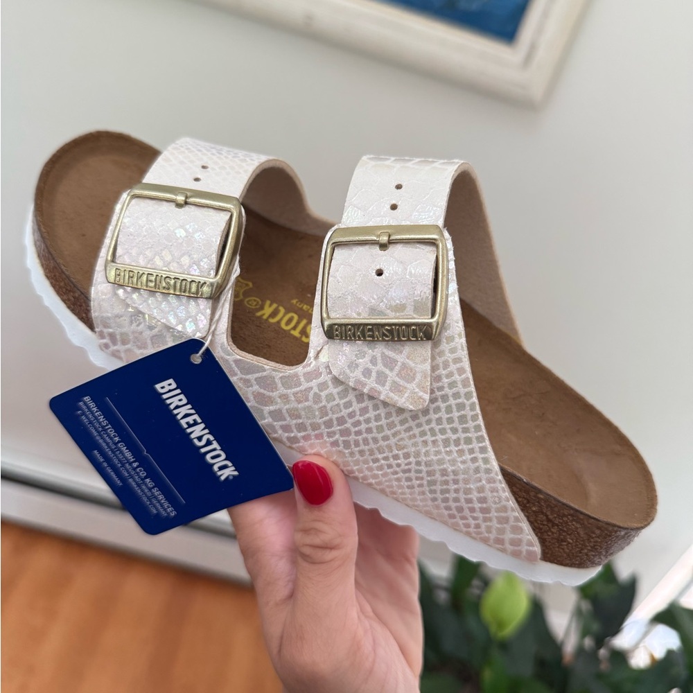 Birkenstock Shiny Snake Cream - Size 37. (Brand new!!!)